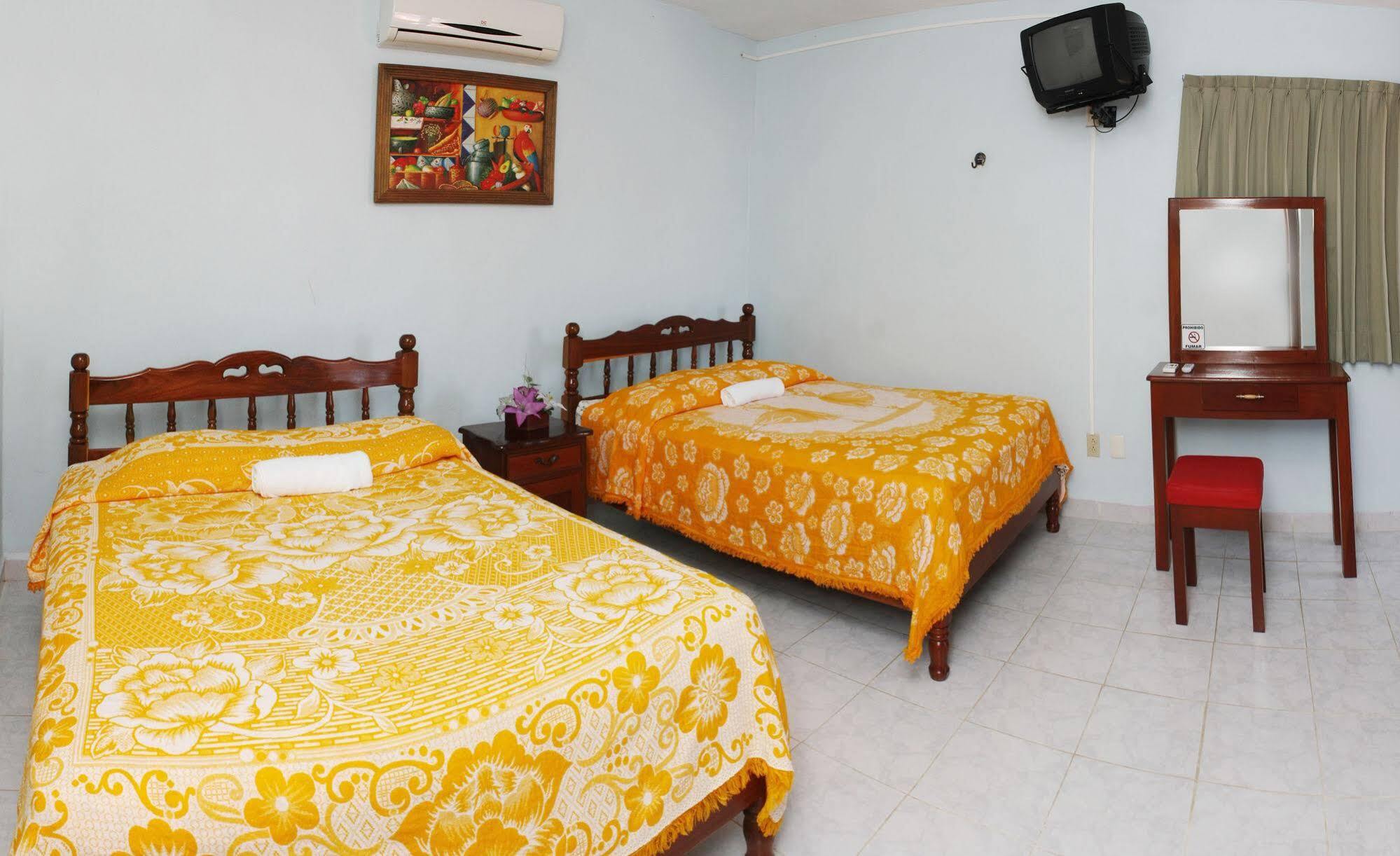 Hotel Hacienda Bacalar Bagian luar foto